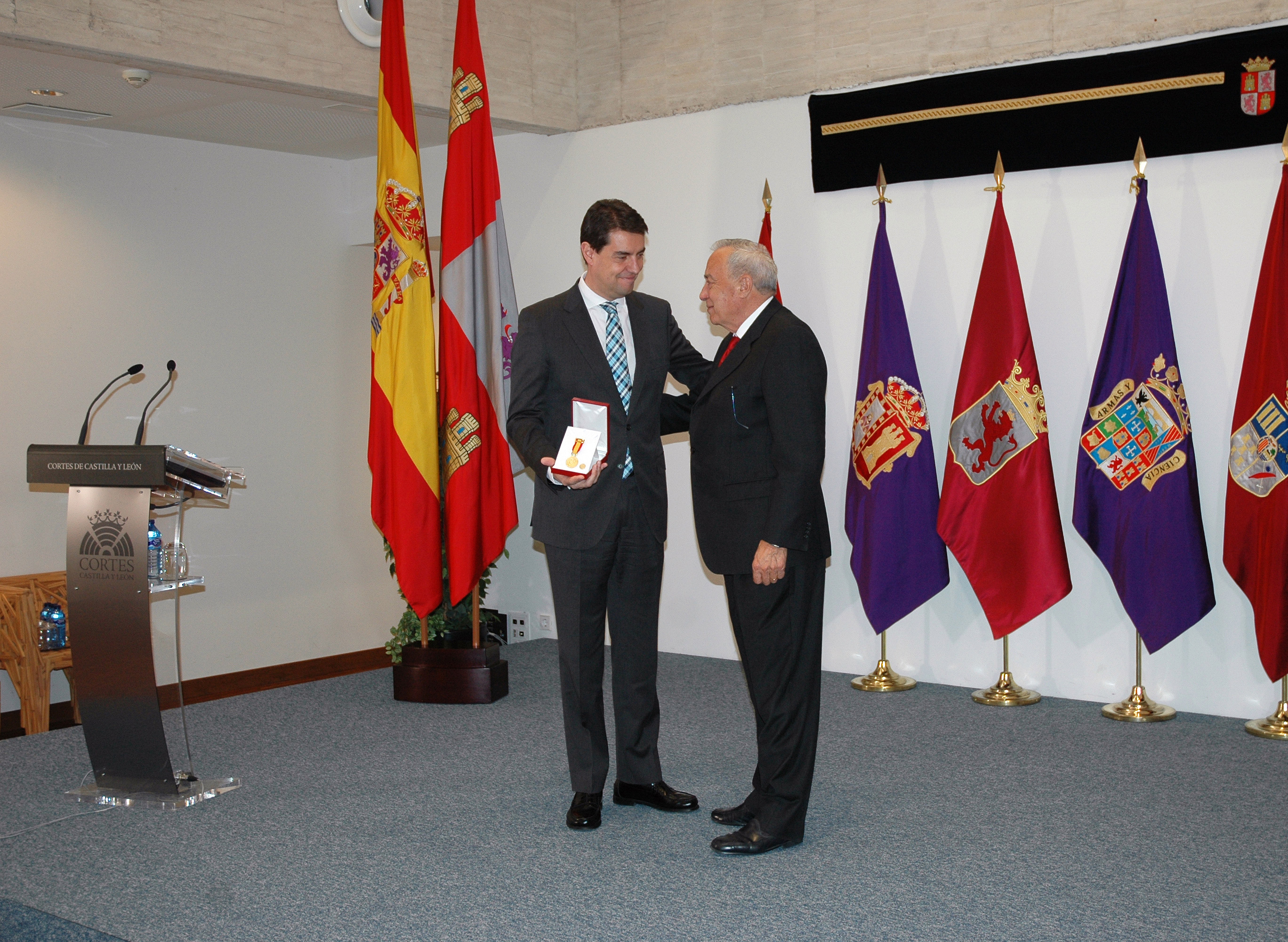 20190412 - Foto recepción Medalla de Honor Cámaras (1)